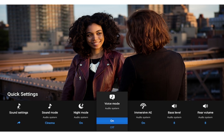 Captura de pantalla que muestra una película con la configuración de la barra de sonido en el menú Configuración rápida del televisor BRAVIA